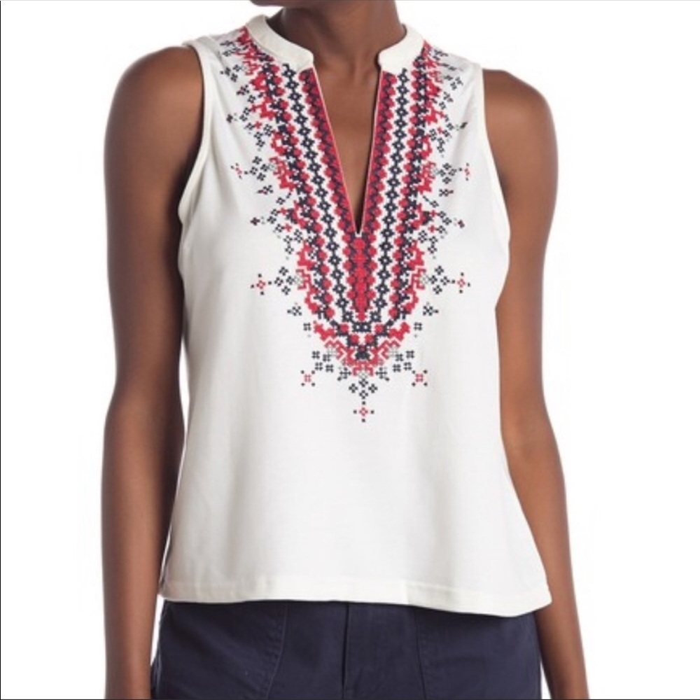 Melloday Embroidered Sleeveless Top